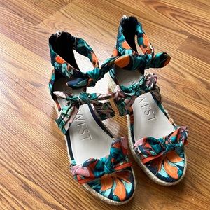 Sumer ankle sandals